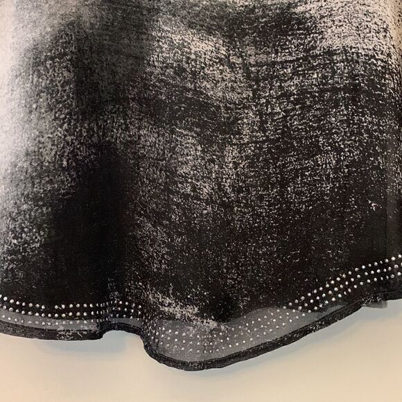 World Unity woman black and gray bat wing blouse with silver studs Size 0X - Picture 2 of 7